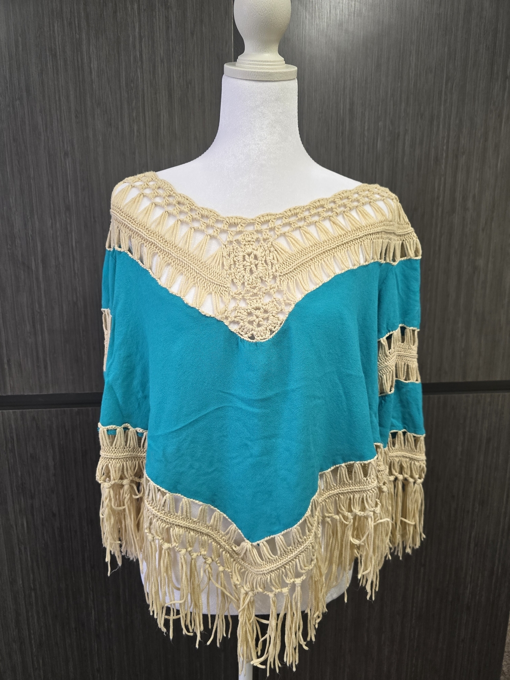 Dreamers Women's Medium Turquoise Crochet Fringe Boho Long Sleeve Top